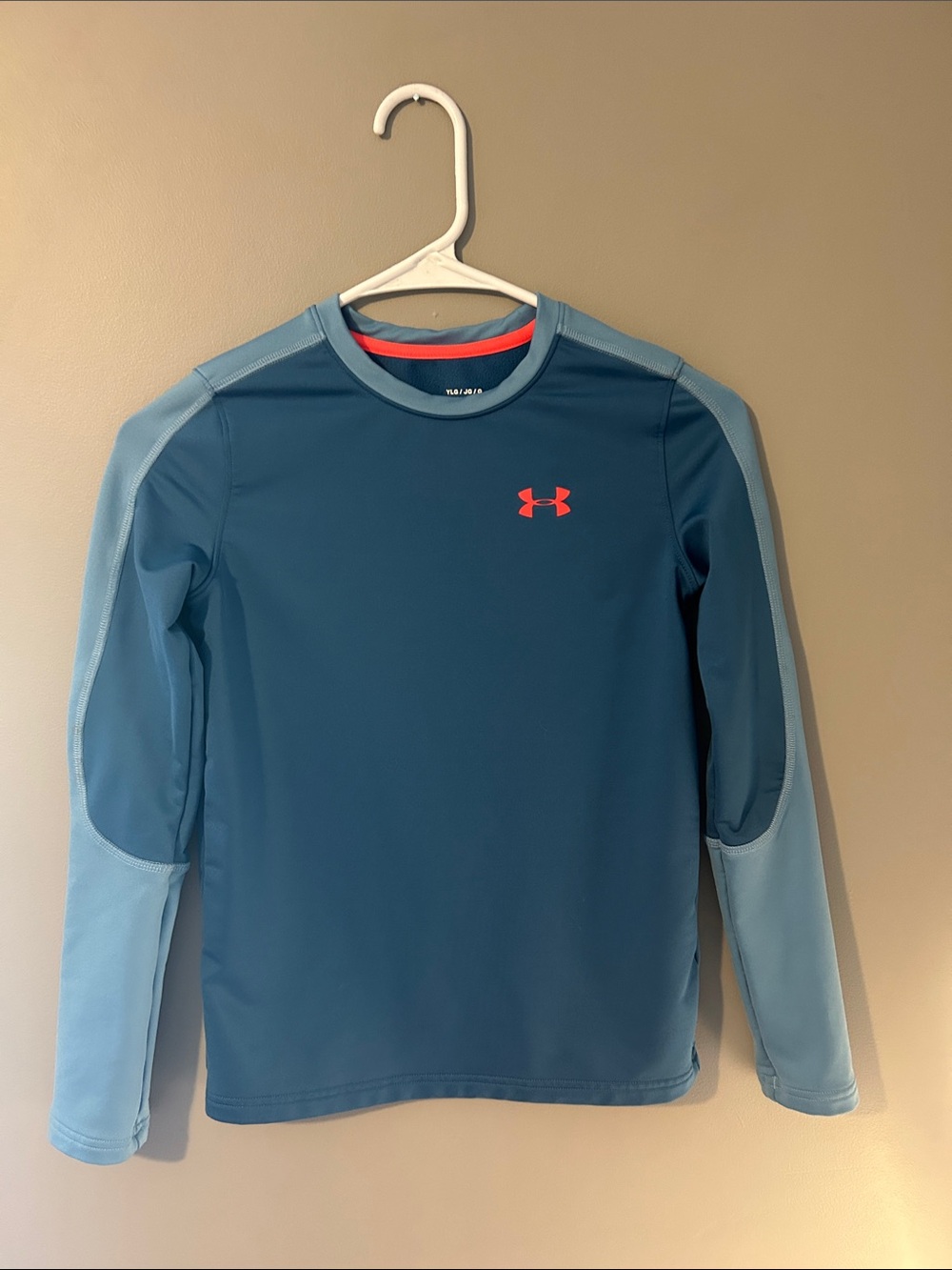 Under Armour Boy’s Large Long Sleeve Tech Shirt - Teal with Light Blue Panels